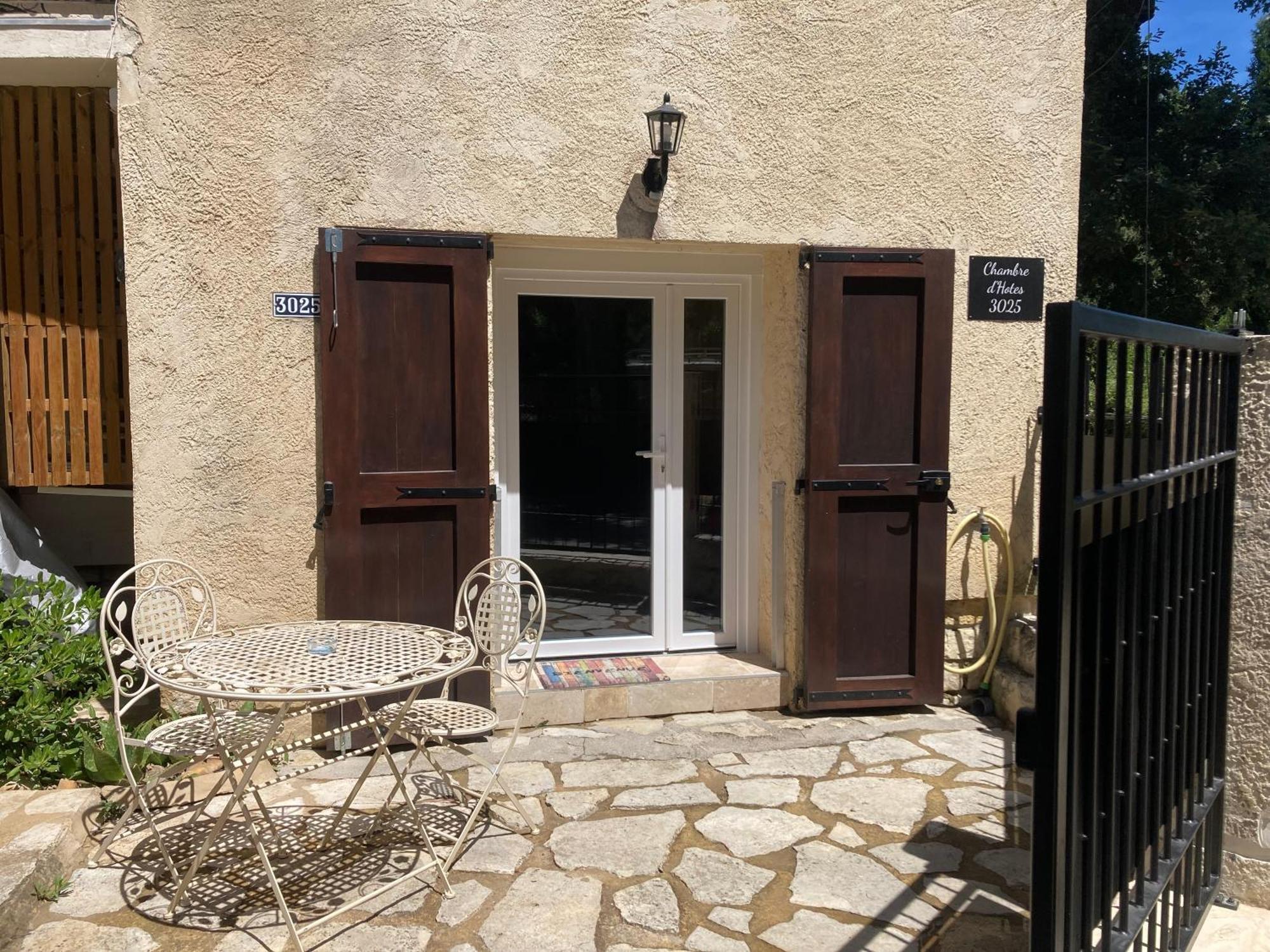 Le Studio D Aurelie Avec Spa Ete En Pleine Campagne Et Proche De Toute Commodite Roquemaure  Exterior photo
