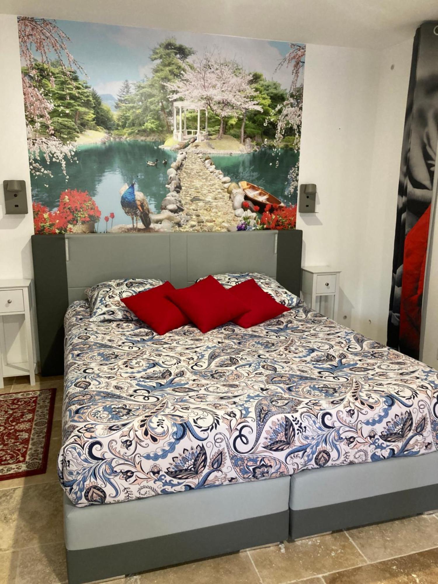 Le Studio D Aurelie Avec Spa Ete En Pleine Campagne Et Proche De Toute Commodite Roquemaure  Exterior photo